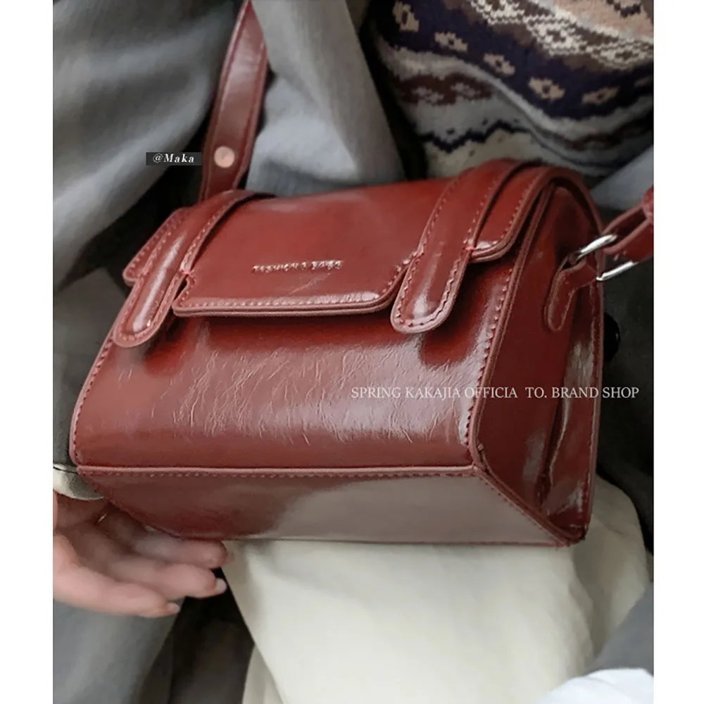 Fashion Vintage Women's Red One Shoulder Small Square Bags Texture All-match Solid Clasp Crossbody Bag Ladies Daily Commute Pack