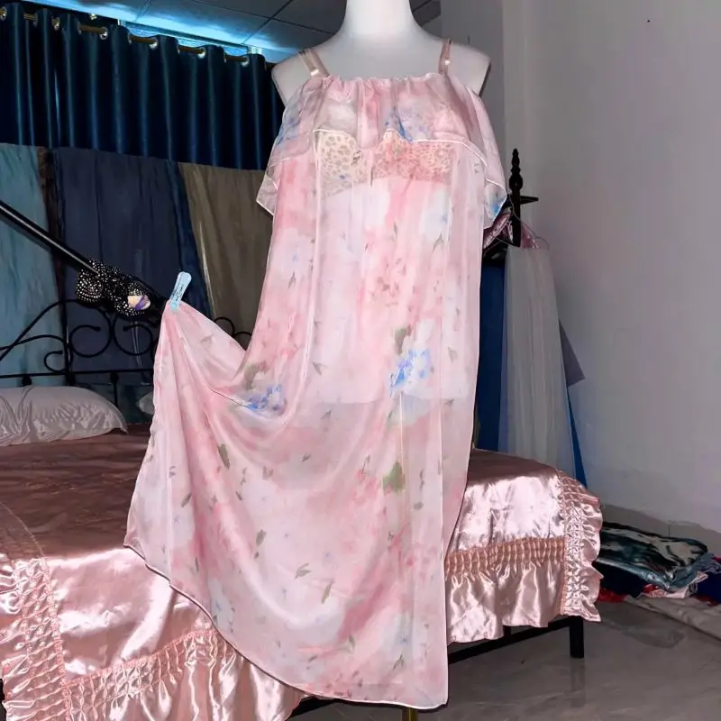 ผ้าไหมสีชมพูพิมพ์ดูผ่าน Nightgown ชุด Ruffled Suspender ชุด Robe กับเข็มขัด Silky Touch Nightdress Plus ขนาด