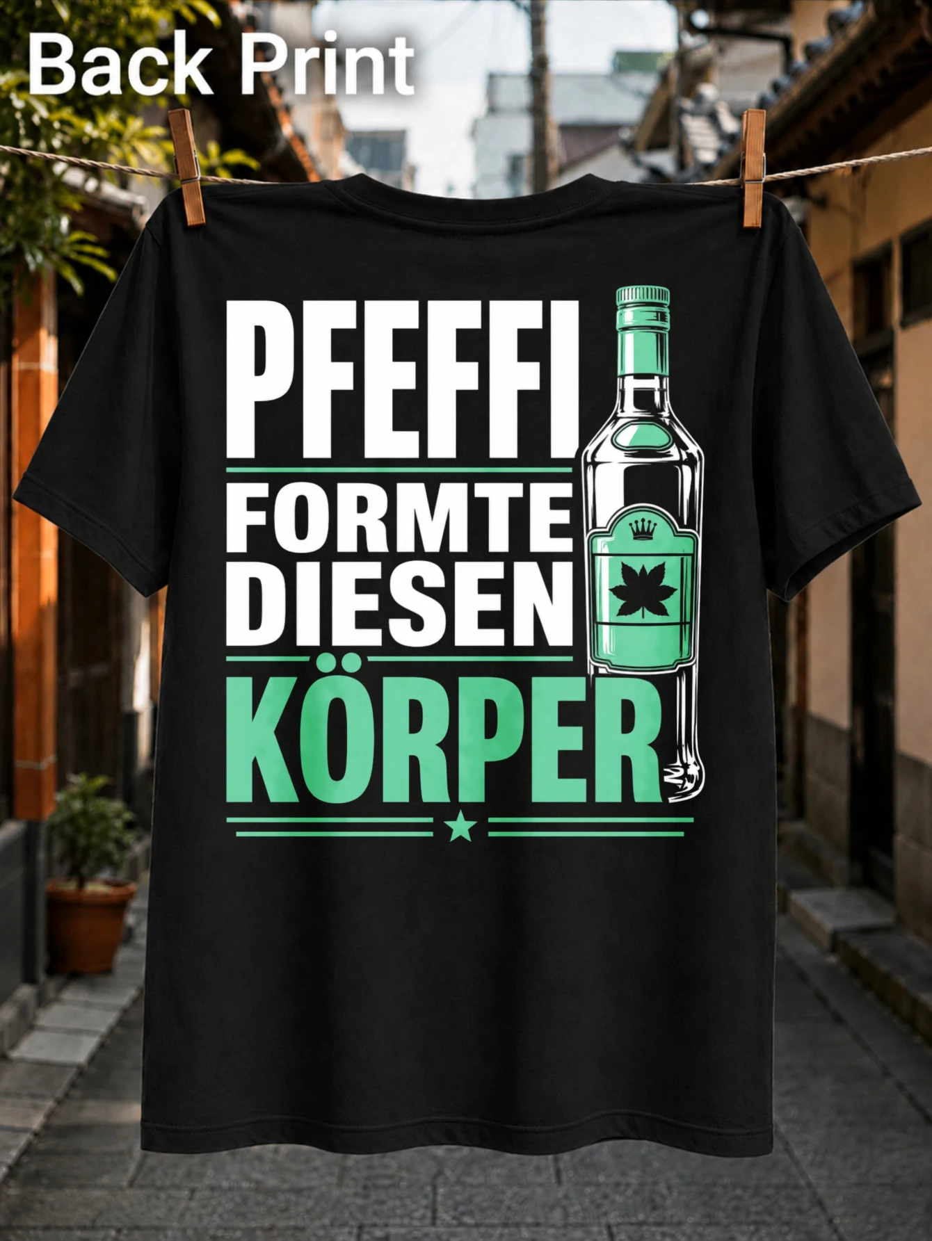 Camiseta unisex con letras Pfeffi Formte Diesen Korper, tipografía de bloques llamativas con botella de licor verde y diseño divertido.