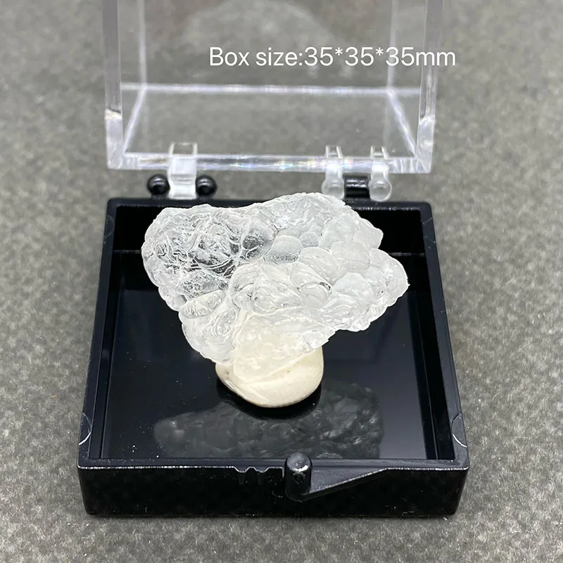 

Натуральный мексиканский флуоресцентный зеленый гиалит, каплевидный камень, бусины, кулон, необработанный камень, минеральный образец, исцеление + размер коробки: 35*35*35 мм