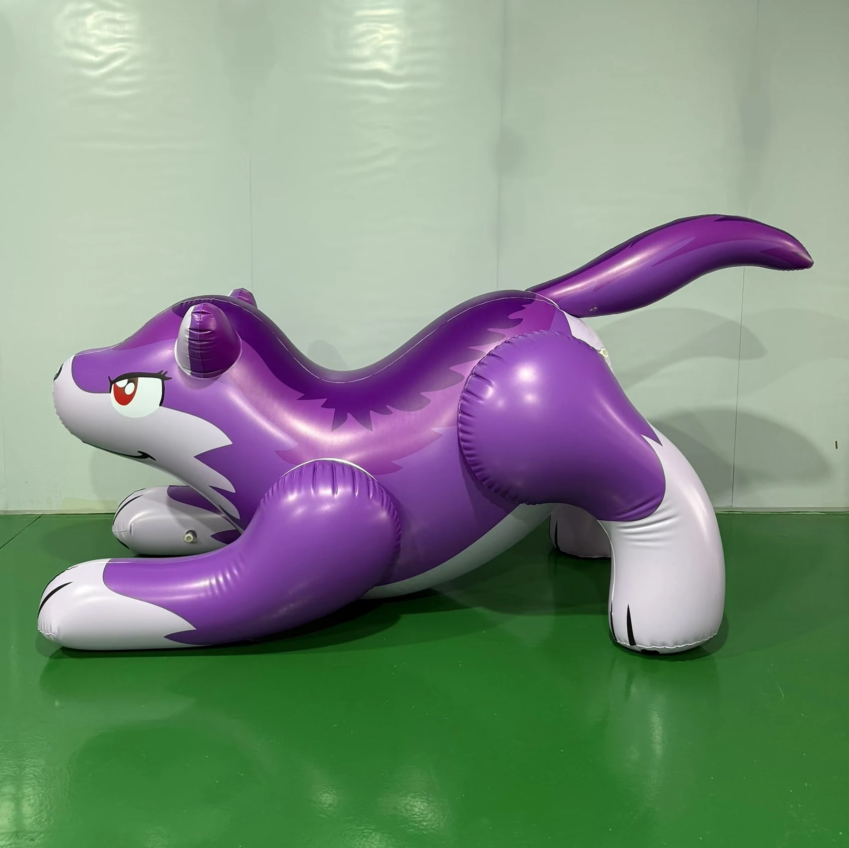 Life-size pool cheetah huge custom inflatable custom inflatable snow leopard cartoon toy