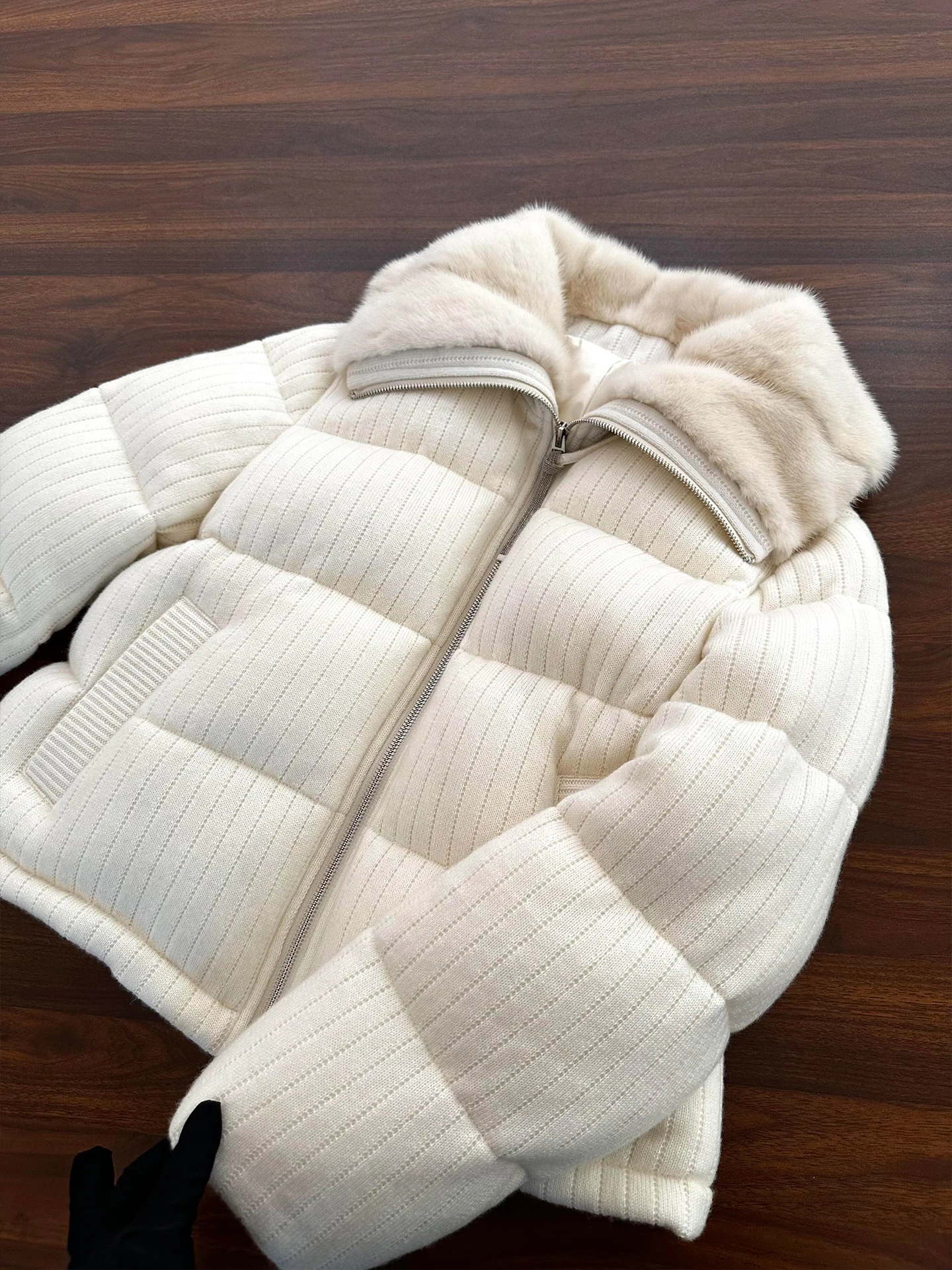 Moda inverno curto high-end cashmere malha para baixo jaqueta novo engrossar cor sólida zíper lapela topo diário deslocamento duplo pocke