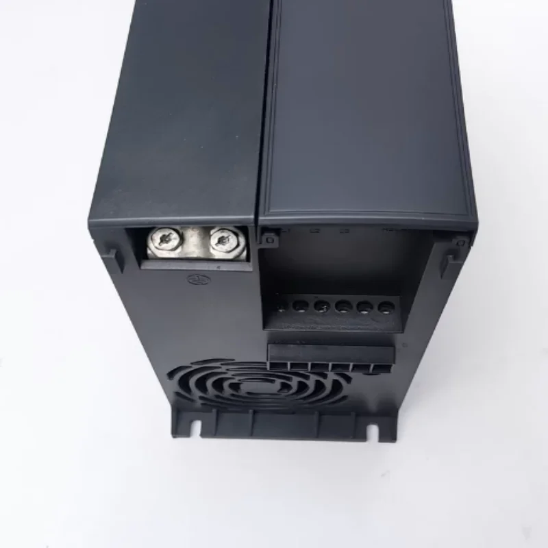 

Совершенно новый оригинальный привод с регулируемой частотой FC-051P11KT4E20H3BXCXXXSXXX