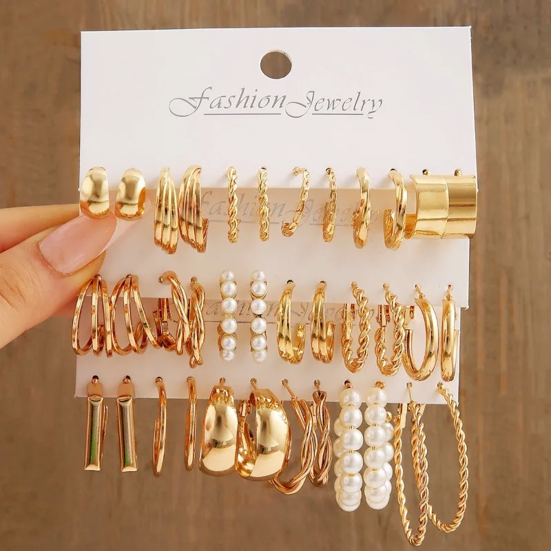 Golden Pearl Buckle Earring Set for Women\'s Jewelry Pendant Retro Round Geometric Pendant Earrings Fashion Gift
