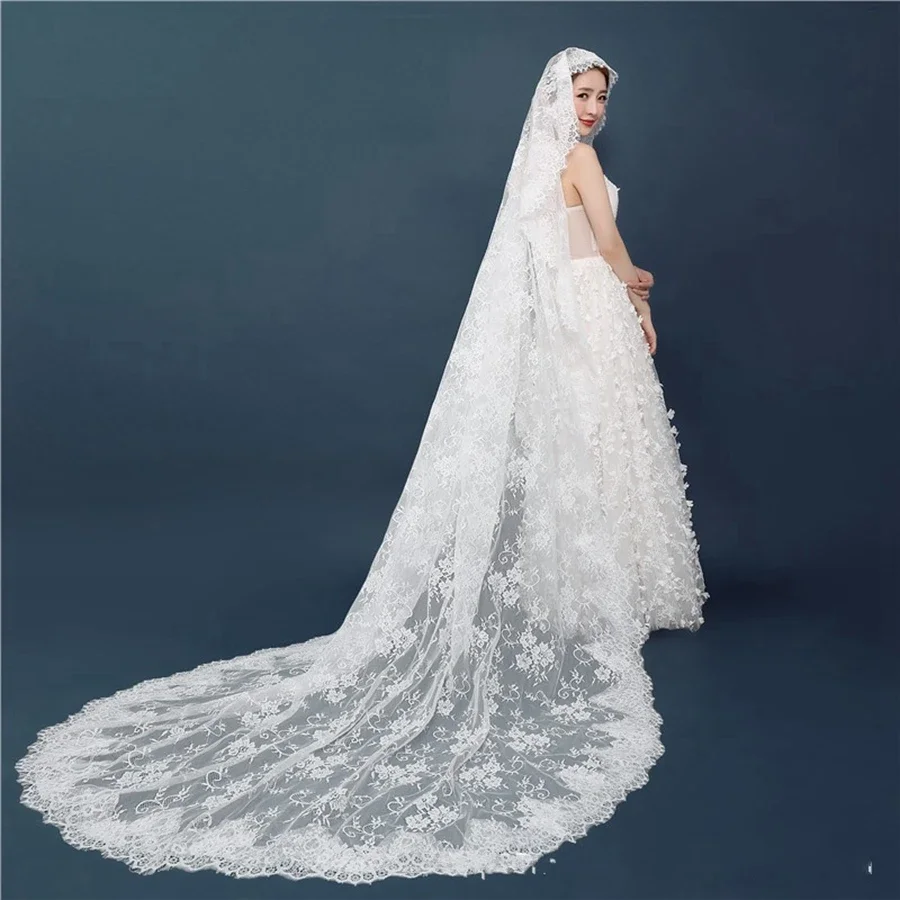 Lace Wedding Veil 1…