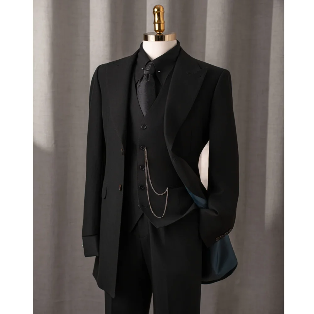 

Men's Black Three Piece Suit Set Elegant Peak Lapel Single Breasted Formal Wear for Smart Casual Wedding Party Slim Suits