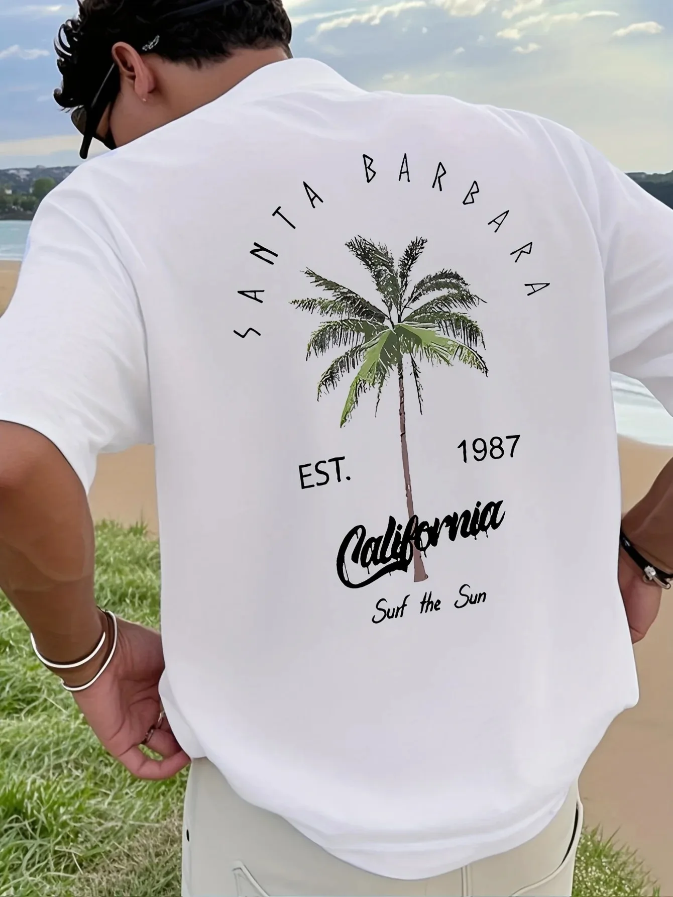 Camiseta Vintage Califórnia Santa Bárbara com Estampa de Palmeira, Manga Curta, Estampa Surf the Sun, Top Gráfico, Moda de Verão para Férias na Praia