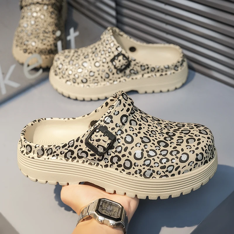 New Summer Boken Shoes for Men Casual and Fashionable Suitable for Outdoor Wear Anti Slip Beach Fishing Baotou Cool Slippers