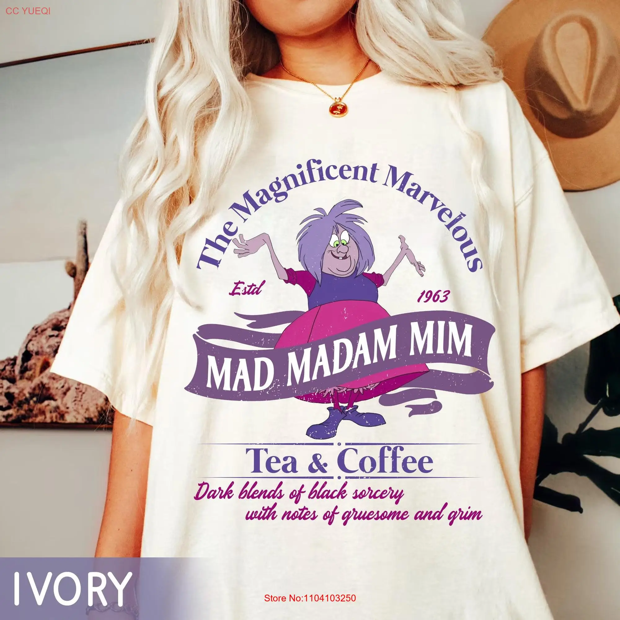 Mad Madam Mim Tee Kaffee Komfort Farben T-Shirt Schwert im Stein 2024 Familien ausflug Magic Kingdom Walt World