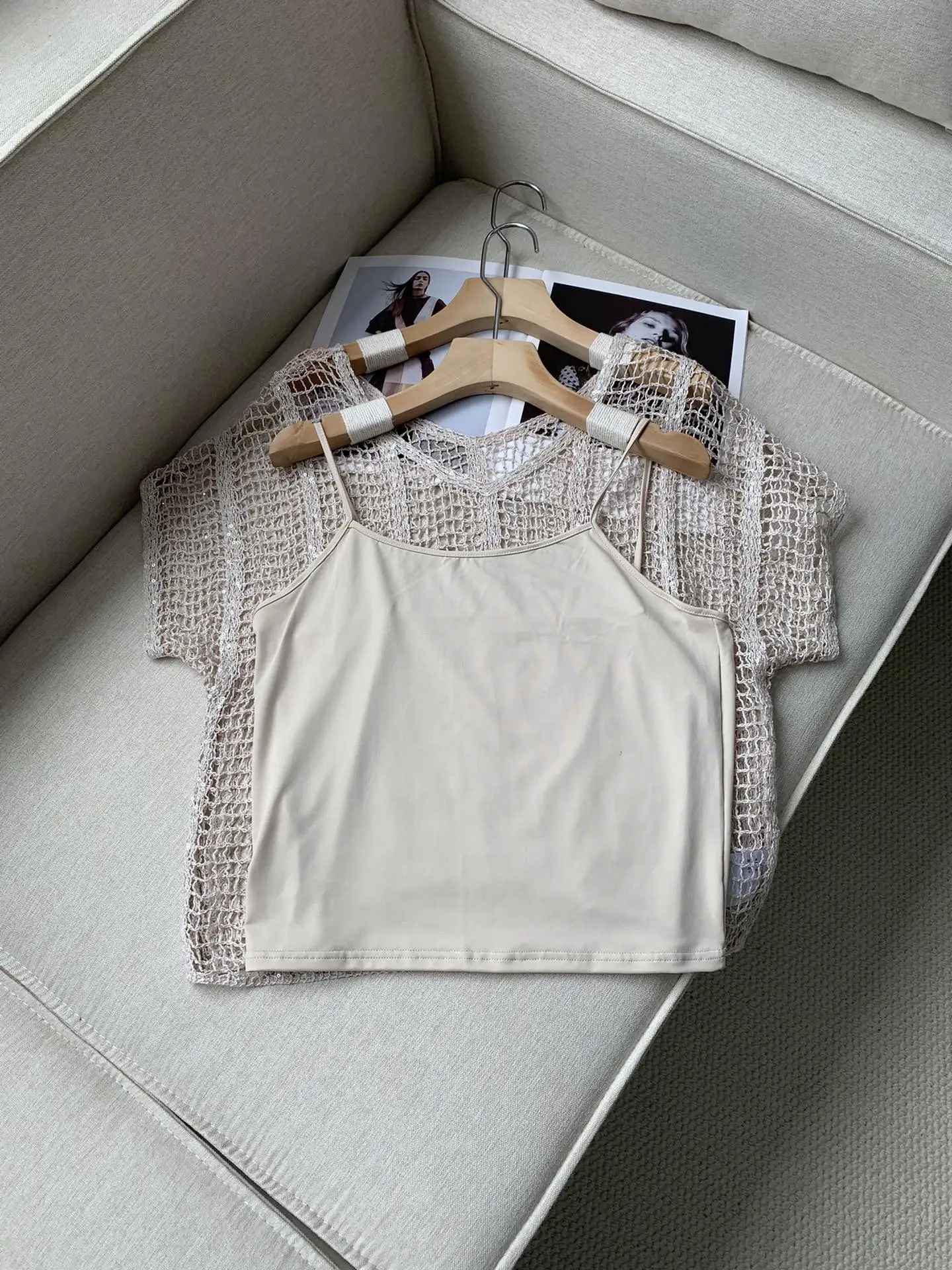 

High Quality 2024 Summer New Style B/C Heavy Sequin Mesh Hollow Double V-Neck Stretch Knit Sweater With Lining