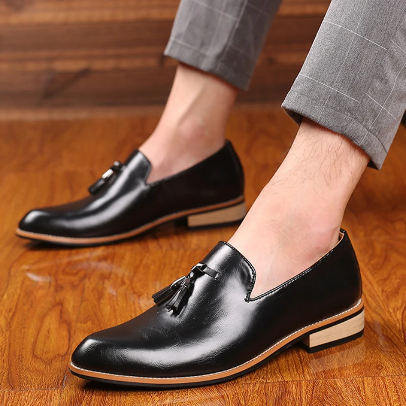 Luxury Mens Leather Shoes Office Men Formal Oxfords Pointed Oxford Wedding Leather Men Dress Shoes Fringed Loafers Social Shoesc