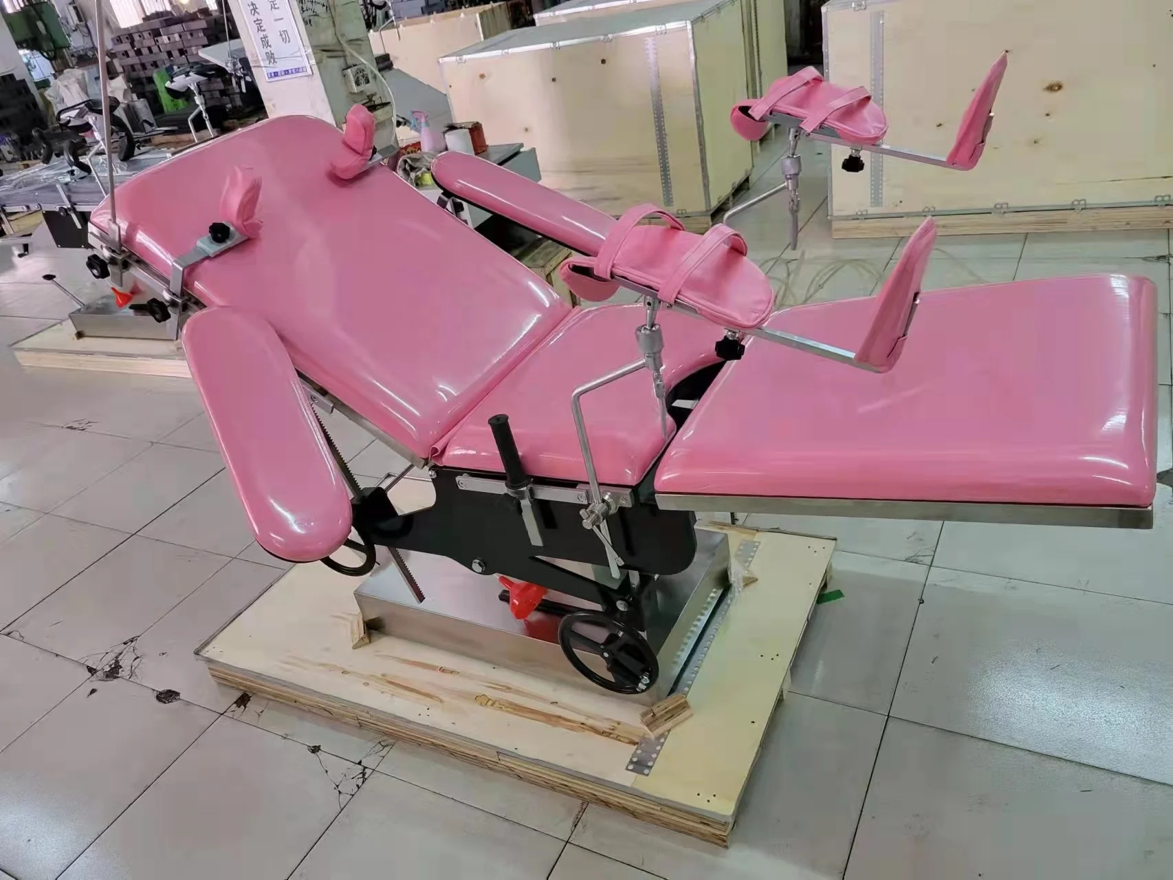 me dical Electric Hydraulic Birthing Bed Obstetric Bed Electric Obstetric Table Delivery Bed For Sale