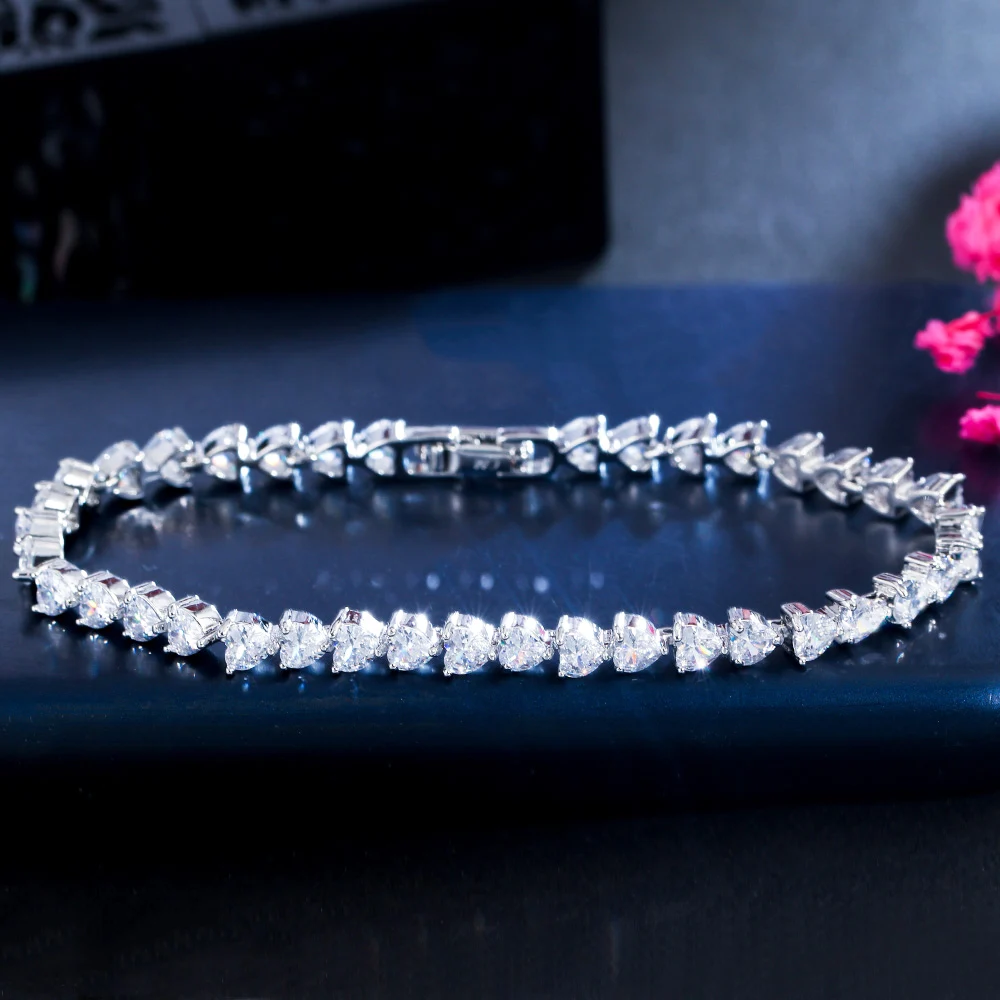 CWWZircons Tiny Heart Shape Cubic Zirconia Classic Link Chain Tennis Bracelet for Women Wedding Bridal Party Accessories CB288