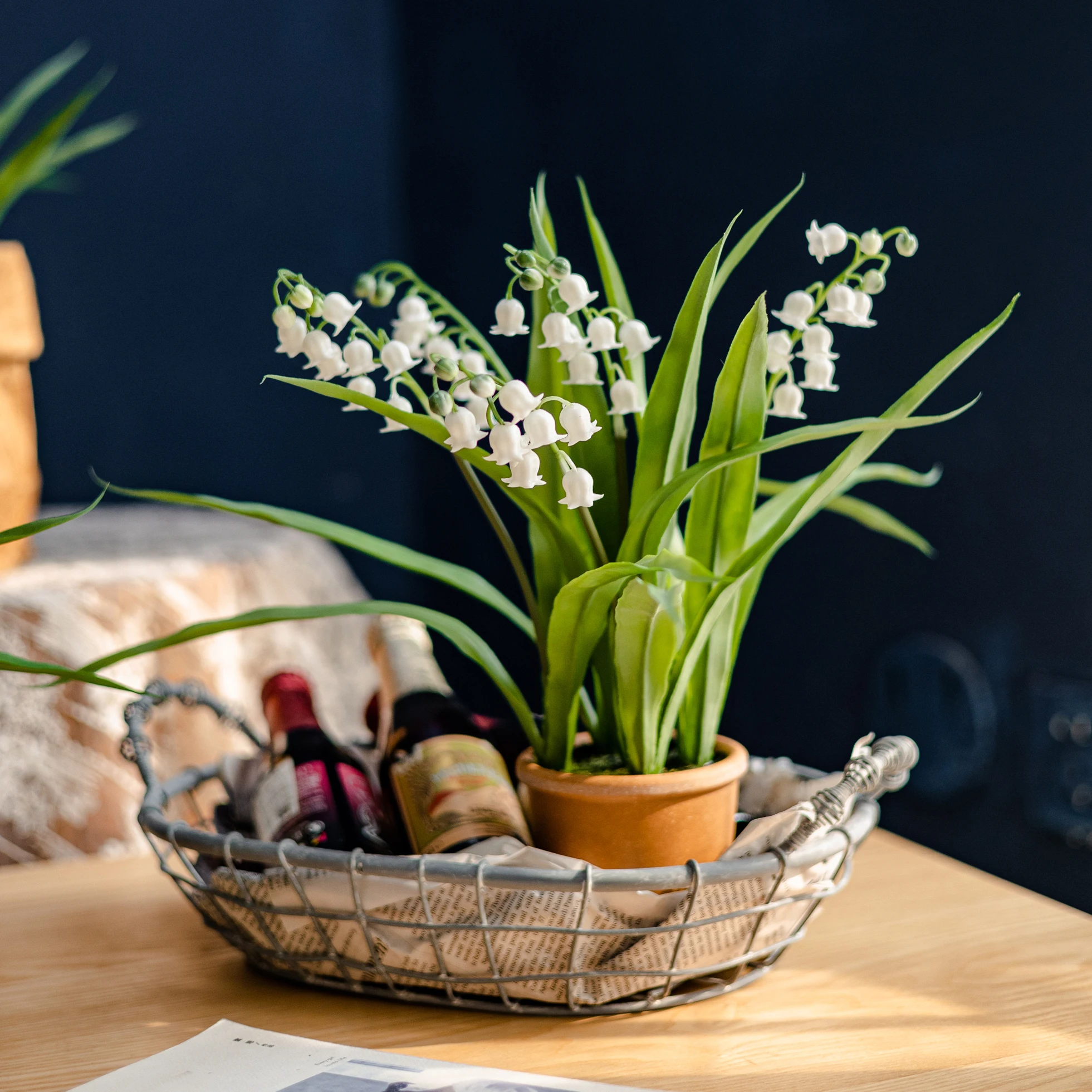 

High Quality Artificial Lily of the Valley and Narcissus Potted Fake Flowers with Pot Decorative Plants for Indoor Outdoor