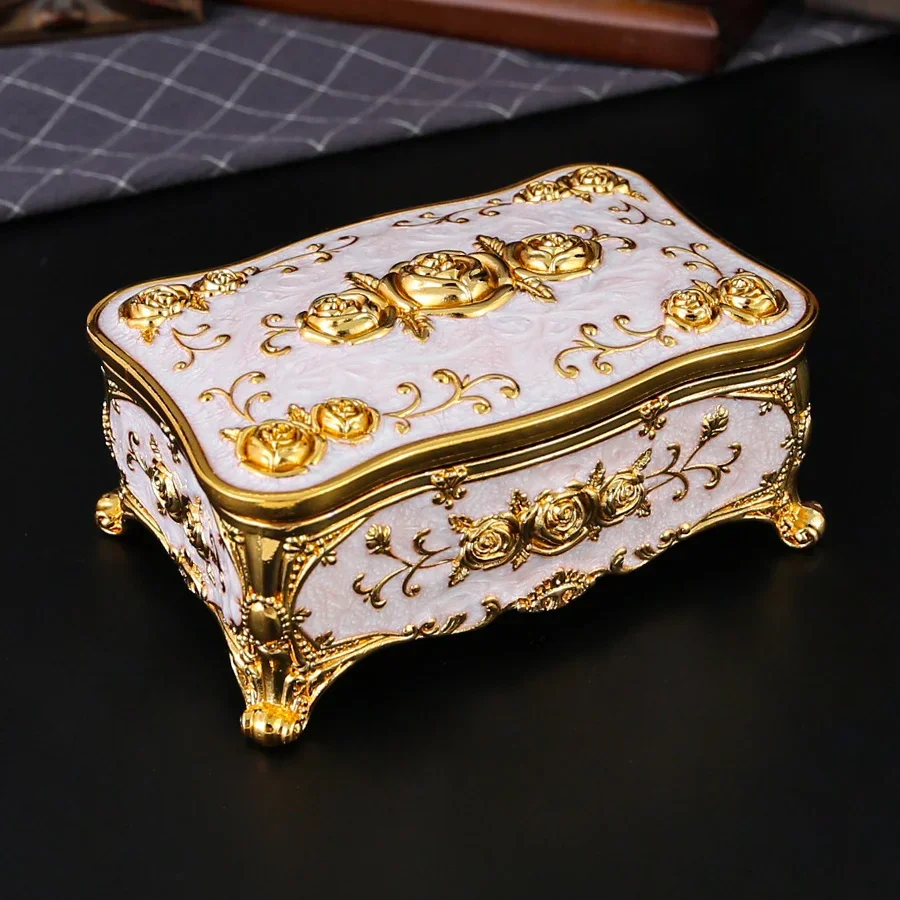 

1 European rose jewelry box, necklace, earrings, ring storage, table decoration, suitable for sending girlfriend.