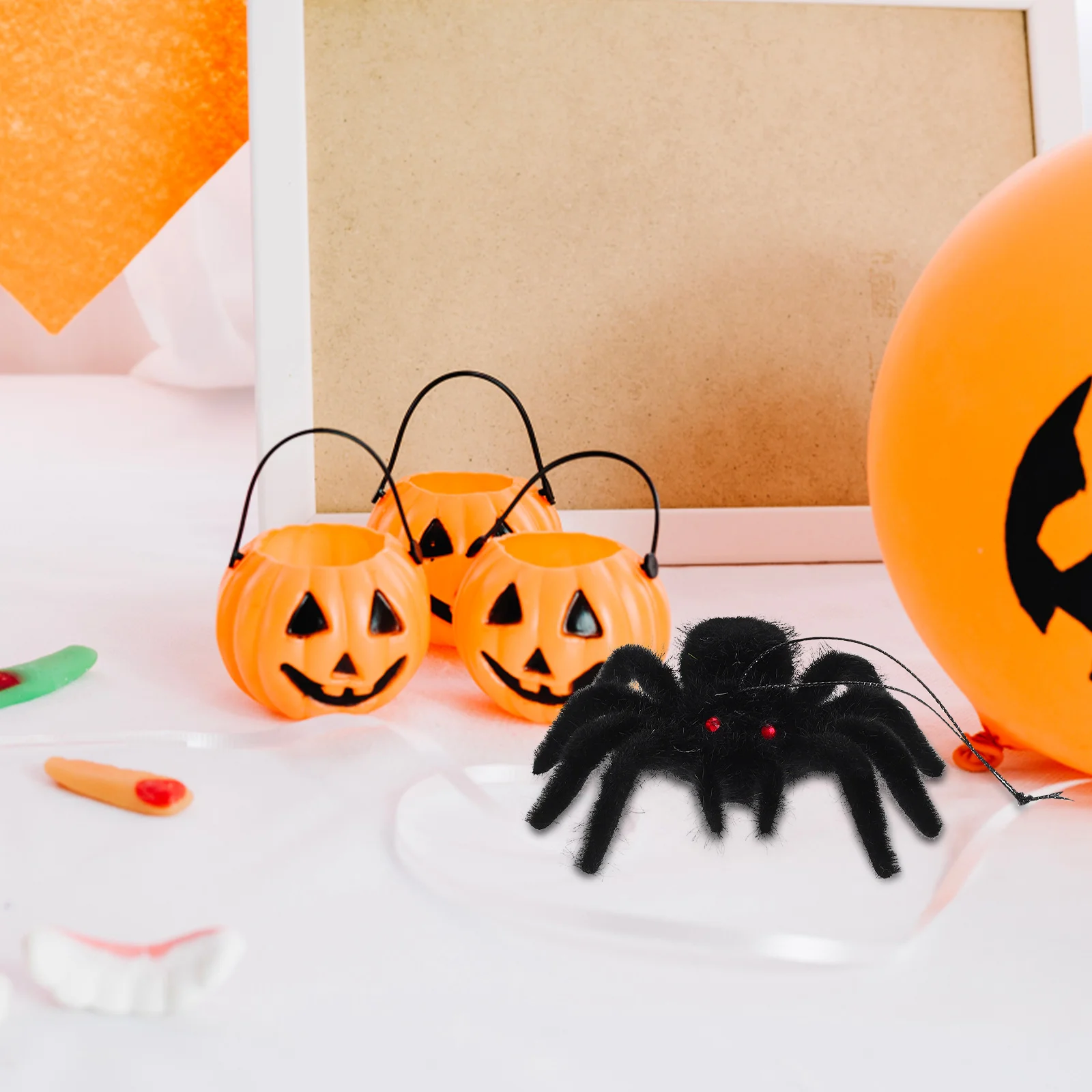 

4Pcs Realistic Spider Fake Spiders Halloween Decorations Prank Props Haunted House Plastic Spider Decor