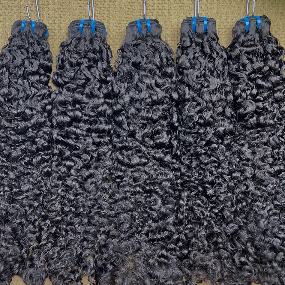 Fasci di capelli ricci birmani 18A colore naturale # Estensioni del tessuto riccio rimbalzante dei capelli umani vergini grezzi vietnamiti al 100% a doppia trama 1B