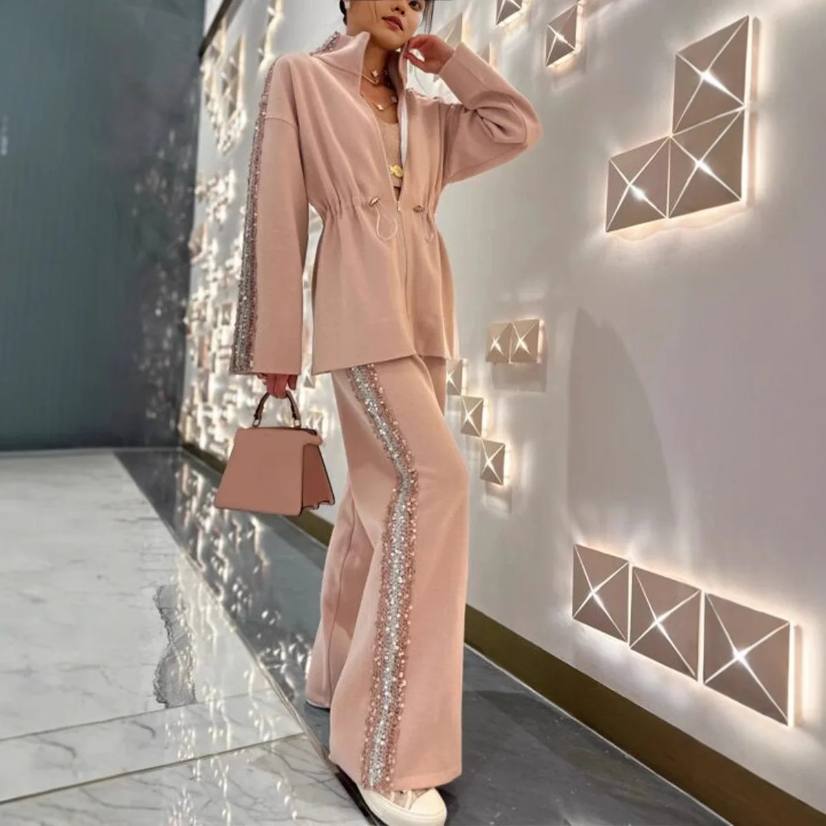 ชุดเซ็ตเสื้อแจ็คเก็ตบอมเบอร์ซิปแต่งเลื่อมสำหรับผู้หญิง กางเกงขายาวเอวสูง ชุดสองชิ้น แฟชั่นฤดูใบไม้ร่วงสำหรับผู้หญิง ปี 2025