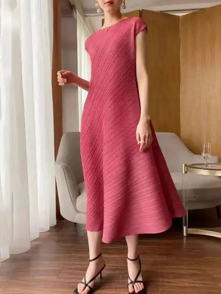 Plissiertes Kleid Unregelmäßig Damenmode 2025 Sommer Neu Einfarbig Rundhals Kurzarm Elegantes Langes Kleid Z732