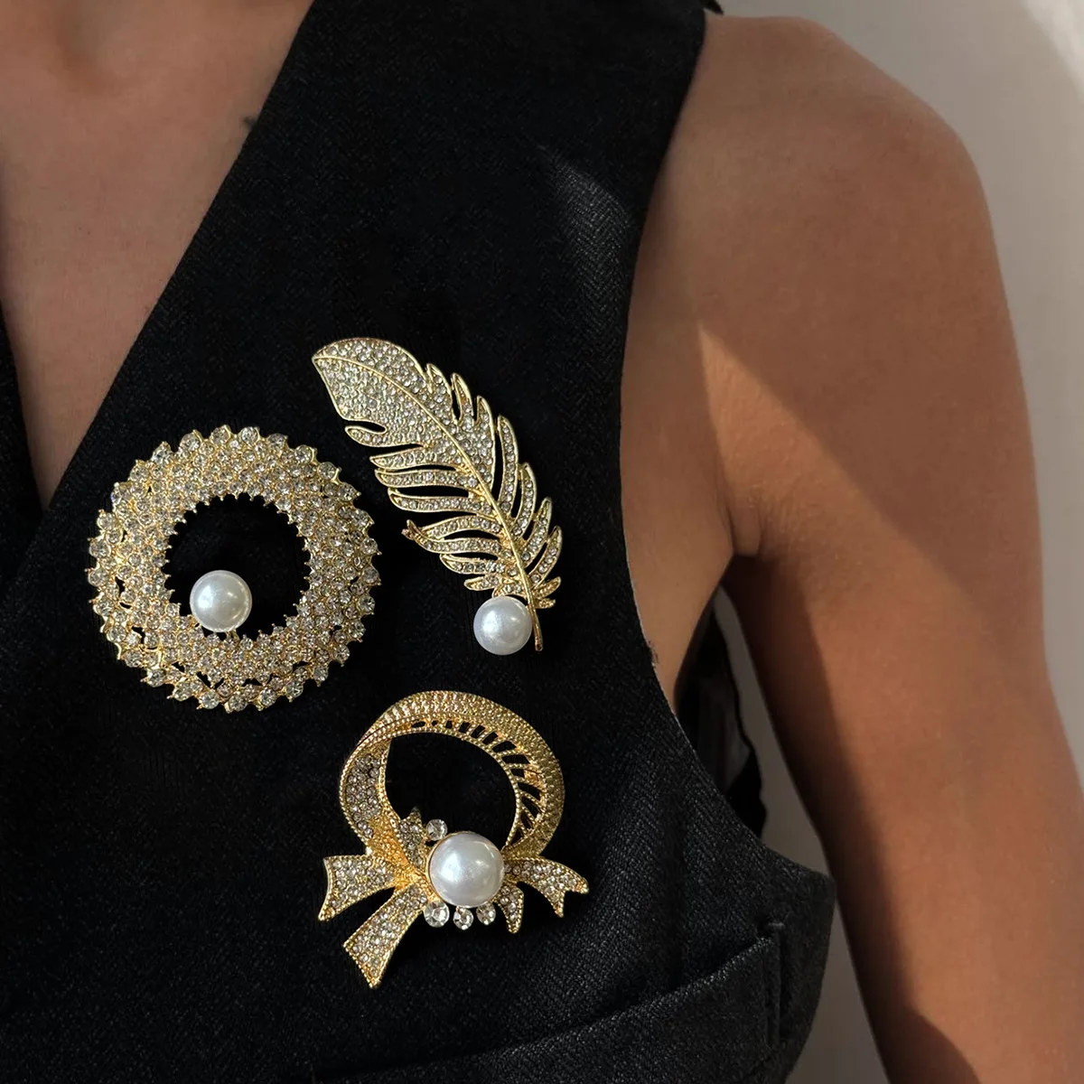 

New Luxur And Elegant Micro-Inlaid Brooch For Women Exquisite Pearls Flowers Corsage Fashion Accessories