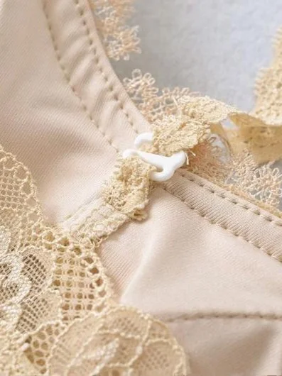 Sexy Hollow out ort Crop Top Women's Street Sle Hanging Ne Strap Vest Inner Wear Beautiful Ba Lace Trim Hanging Ne