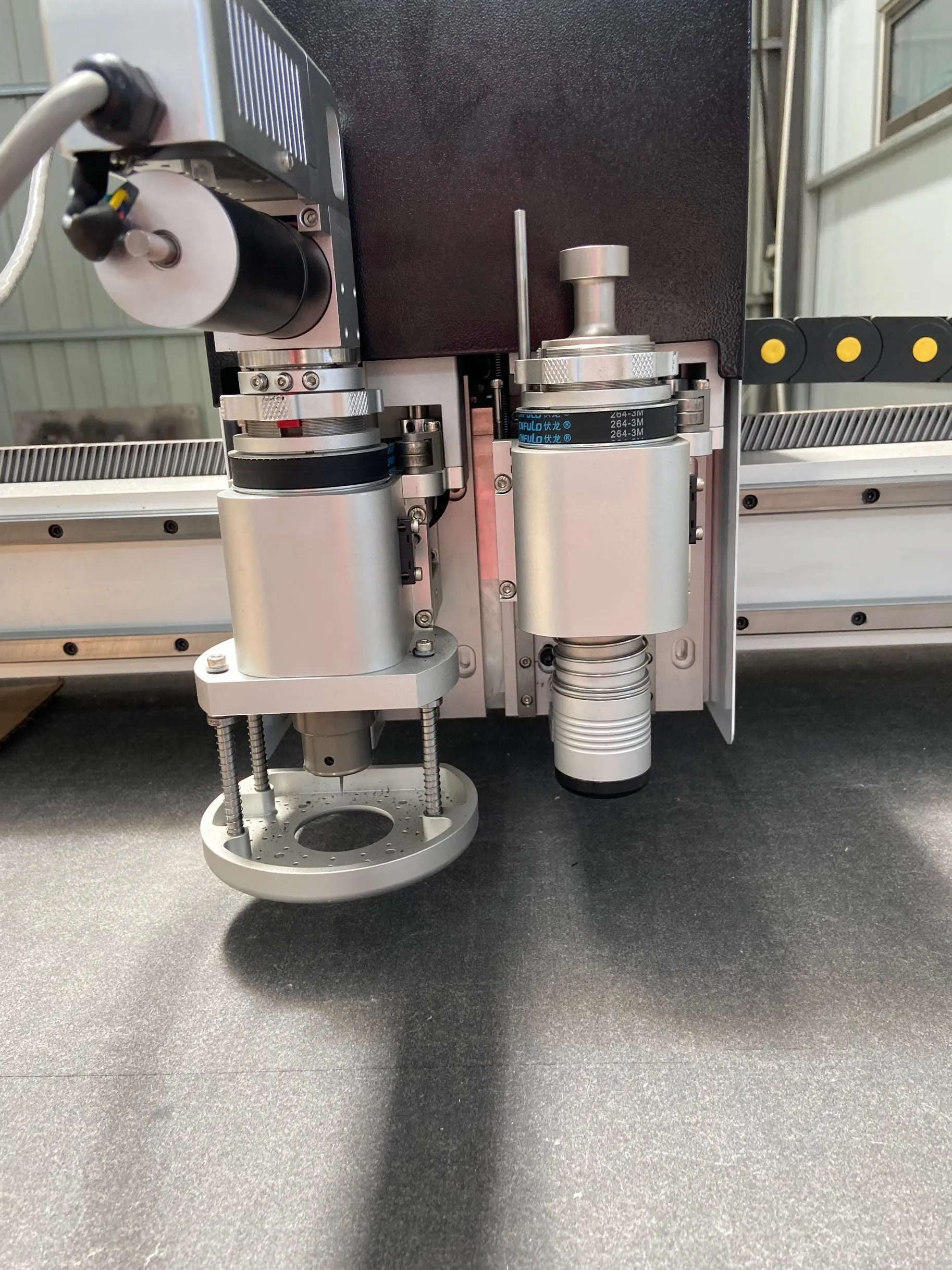 2516 CNC oscillating knife cutting machine/ vibrating cutter for sale