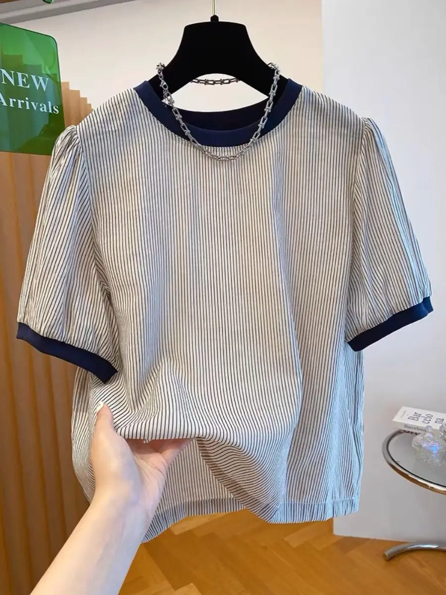 Nowa koszulka damska Ele Striped ort Sve na rok 2025, luźna, wyszczuplająca, codzienna bluzka w stylu koreańskim, okrągły dekolt, odprowadzająca pot, idealna na lato.