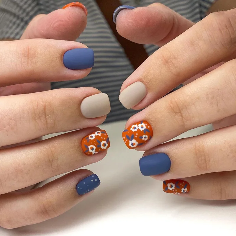 24pcs False Nails Short European-style Square Shape with A Brown and Blue Floral Pattern High-quality Press-on Nails