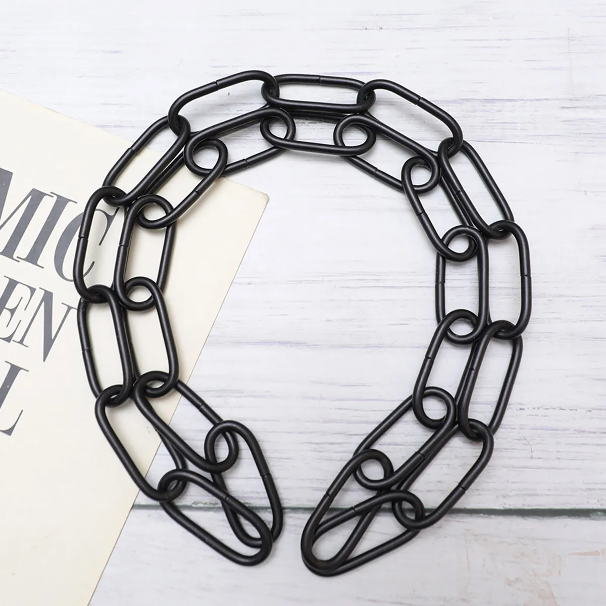 

1M Robust Chain 4Mm Thick Multi Use Hanging Chain for Lighting Fixtures Lamp Suspension Farm Security Gates Tailgate