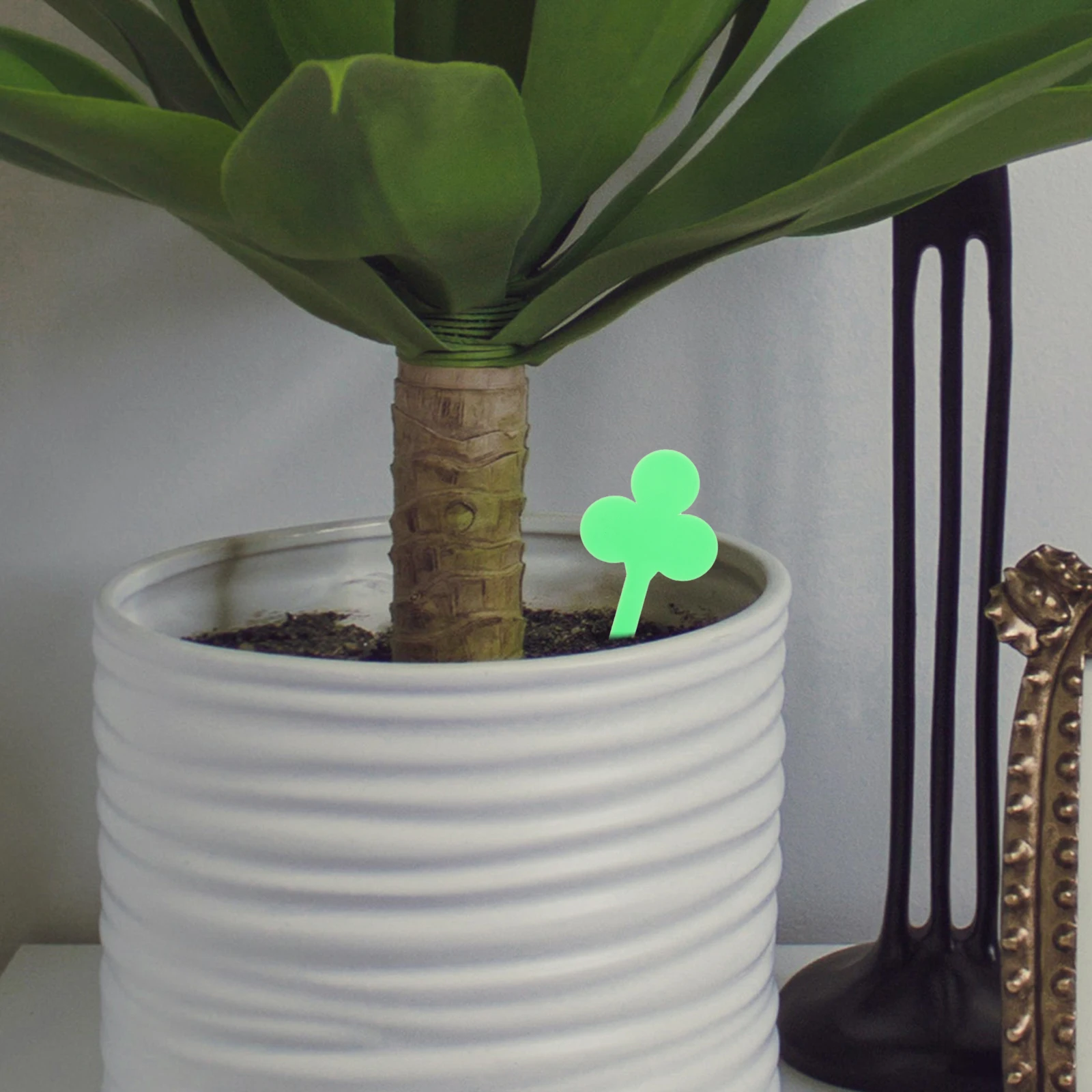 

100pcs Garden Labels: Shamrock Shaped Plastic Stakes For Vegetable Succulent Seedling Plant Identification Weatherproof Reusable