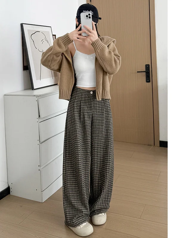 بنطال ذو قصة أرجل واسعة مخملية للنساء للخريف ضيقة للمسنين على الطراز الفرنسي للترفيه الحضري وبطانة مضادة للبرودة للتحكم في البطن شيفون منقوش