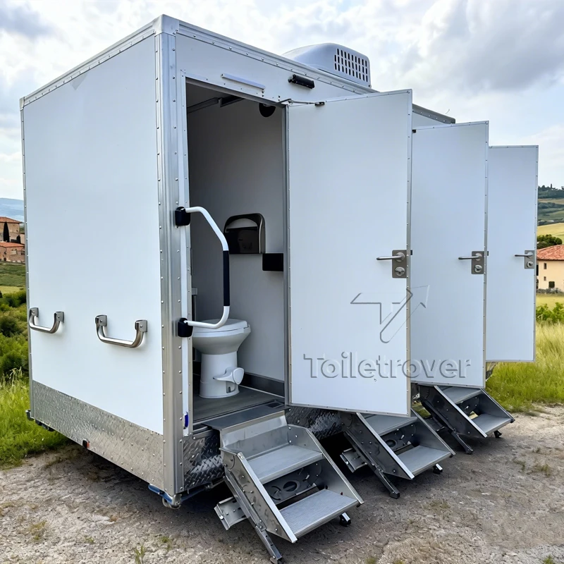 High Quality Luxury Restroom Trailer Outdoor Street Mobile Bathroom Trailer Triple Luxury Otrailer Toilet with Shower