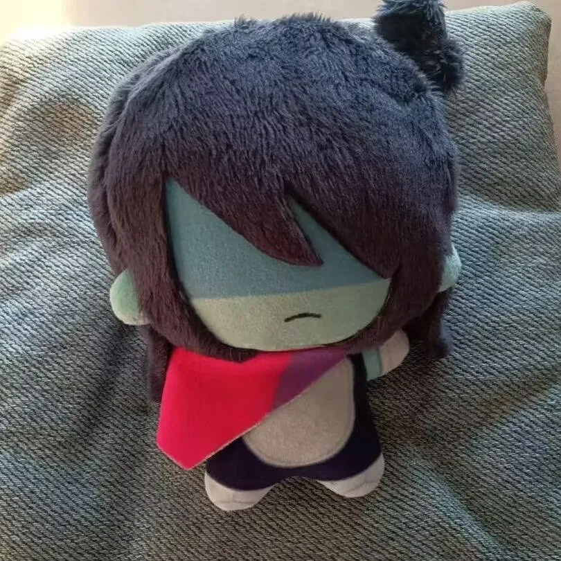 Muñecos de Peluche DELTARUNE Kris de 10 cm, Mini Kris Impreso, Juguetes de Peluche para Mochila, Regalos de Cumpleaños para Fans y Coleccionistas