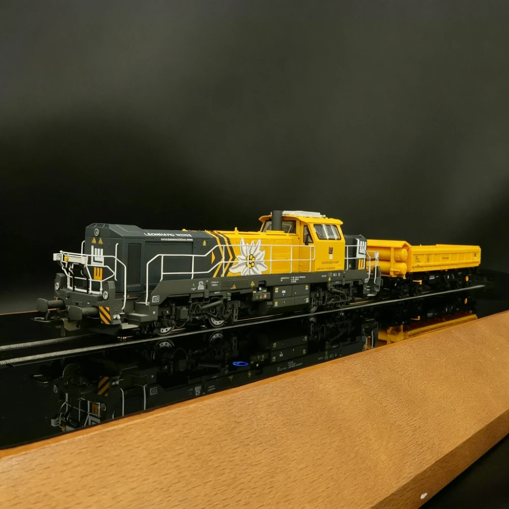 PIKO HO Type 1/87 Train Model DE18 Diesel Locomotive Freight Car 58161 Digital Sound 4 sections Train Set Boys Toy Gift