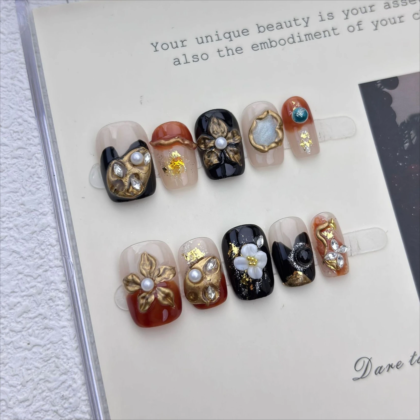 10 pièces ambre oeil de chat acrylique presse sur ongles or Chrome poudre ongles rétro 3D fleur perle faux ongles automne carré faux ongles