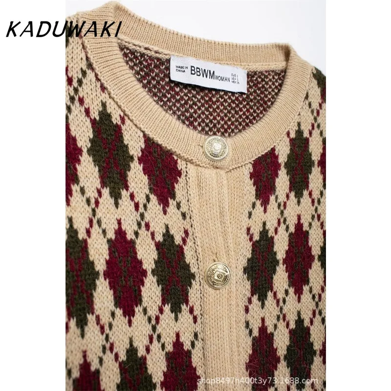 KADUWAKI أنيقة المرأة الجبهة التصحيح جيوب Argyle سترة متماسكة سترة طويلة الأكمام زر متابعة الإناث ملابس خارجية أنيقة الإناث