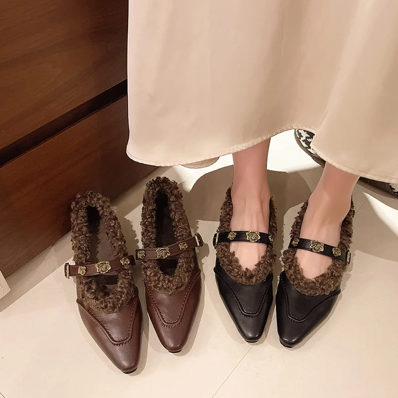 أشار تو الشقق الفراء حذاء من الجلد الشتاء مصمم أحذية خفيفة بدون كعب امرأة 2025 الاتجاه حفلة مريحة جديدة الثلوج بوتاس مثير تشيلسي الأحذية #2