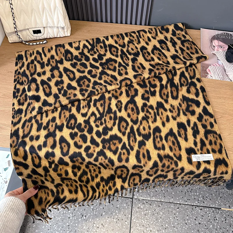 Luxury Leopard Print Cashmere Scarf for Women Pashmina Shawl Winter Wraps 2024 Warm Blanket Poncho Female Echarpe Bufanda