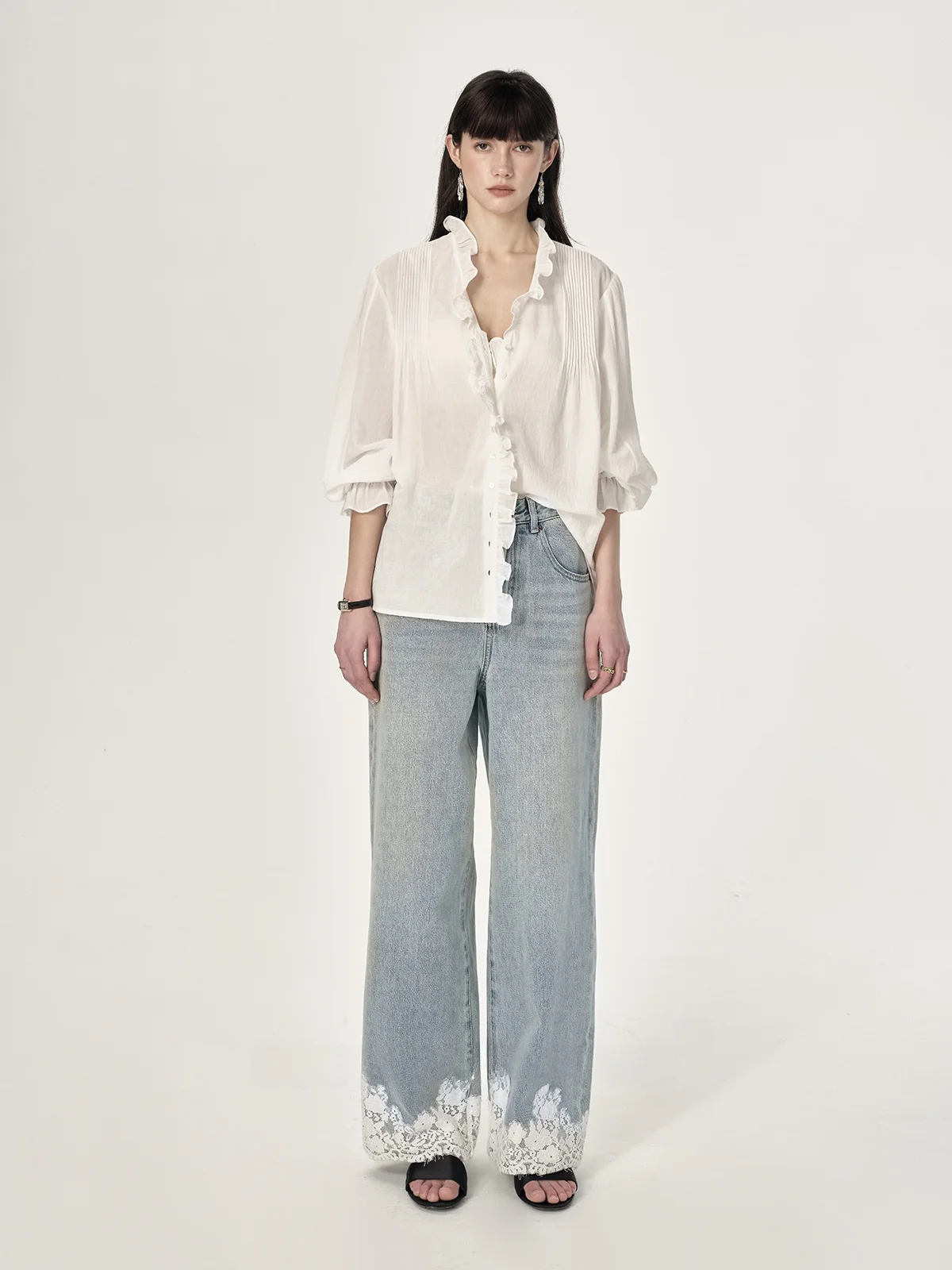 

Original SOUNDSAROUND Decorative Lace Straight Leg Light Blue Jeans Women's Cotton Natural Waist Button Closure Embroidered