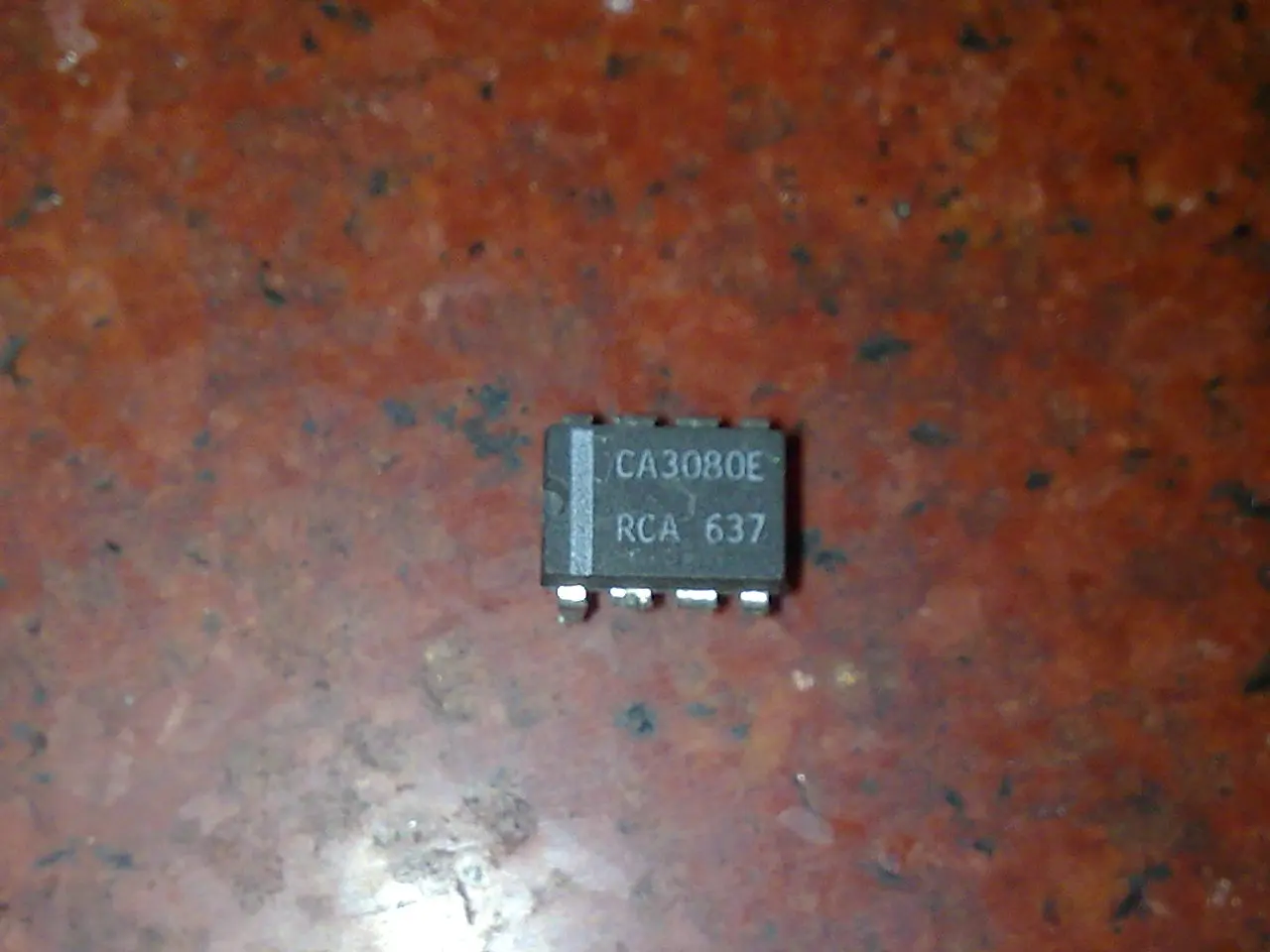 1PCS  CA3080E CA3080 DIP8 IC CA3080AE