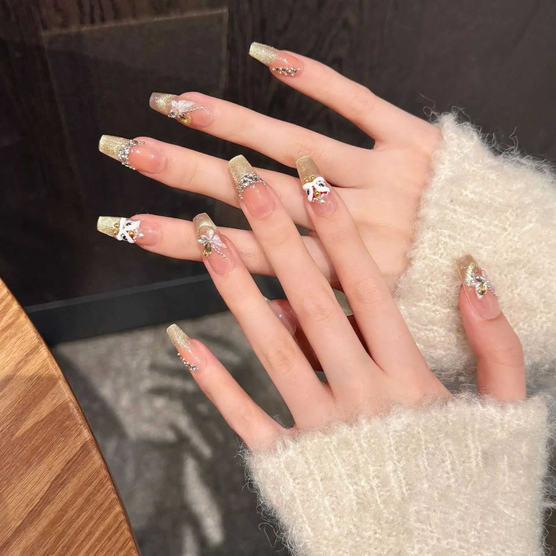 10 pçs leão dourado ano novo venda quente borboleta da sorte ouro-strass gato-olho unhas com ferramentas de 4 peças fortes abas adesivas de unhas