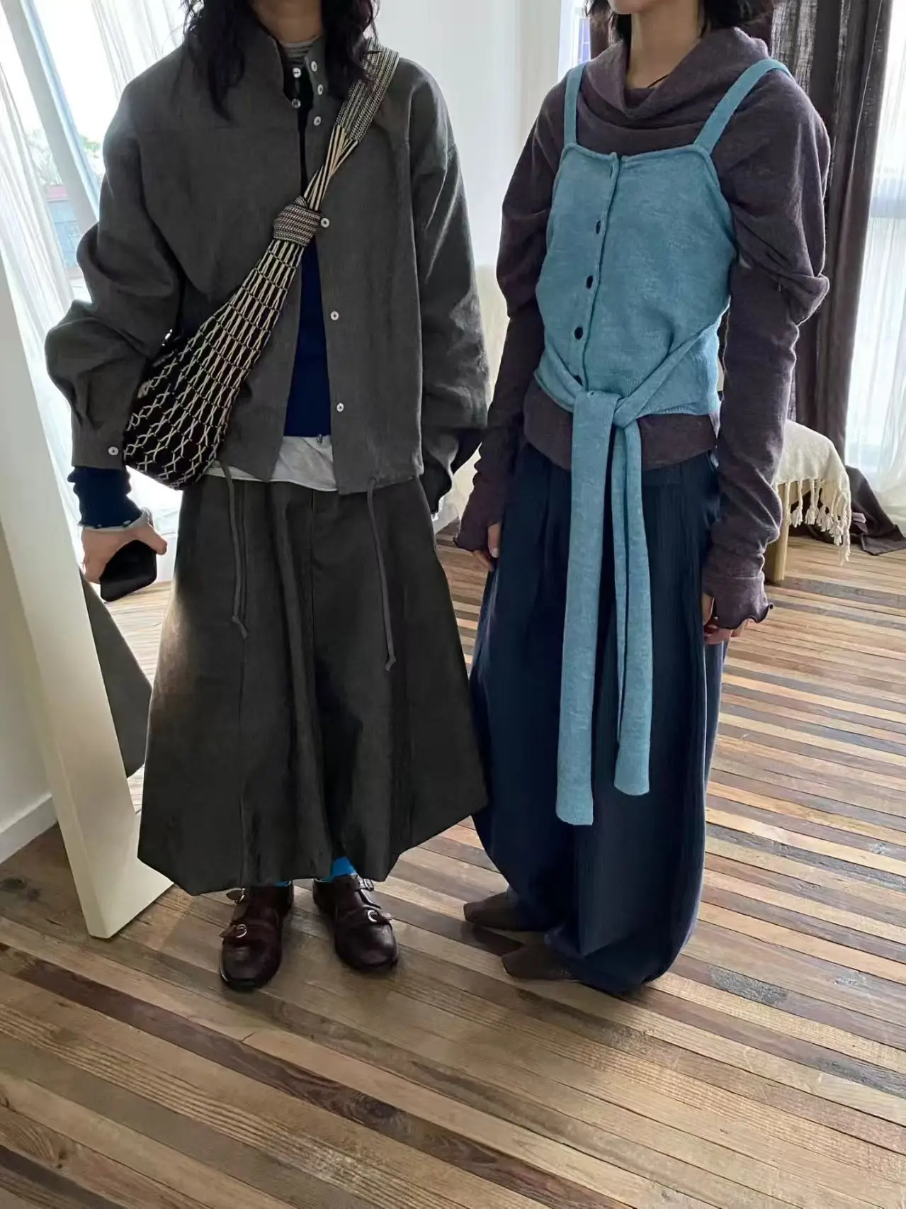 

Пальто-жакет ручной работы с низким контрастом цветов и воротником-стойкой, оригинальный дизайн, свободный крой, длинное...