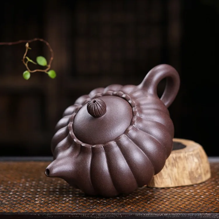 Chinese Yixing Zisha Clay Handmade Exquisite Teapot Decoration