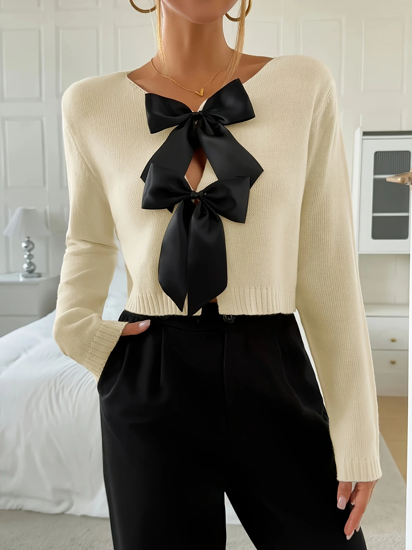 

Sweet and Gentle Style Contrasting Color Bow-Decorated Sweater Autumn and Winter Soft Round Neck Small Fragrant Style Sweater for Women