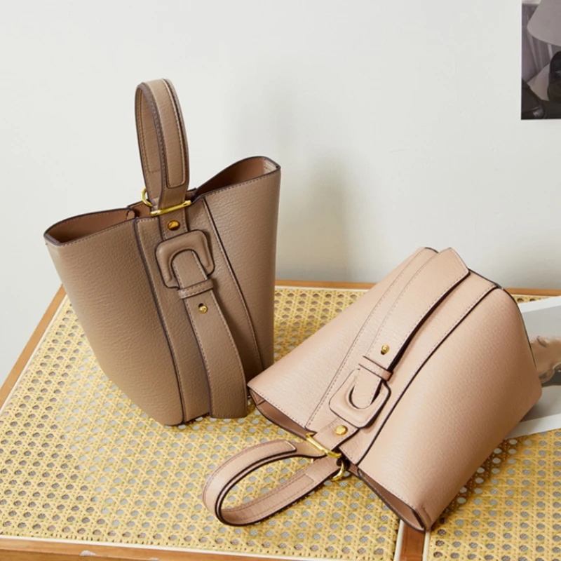 

Branded Women's Bucket Bag High-end Pu Casual Large-capacity Shoulder Crossbody Bag Sophisticated Minimalist Commuter Basket Bag