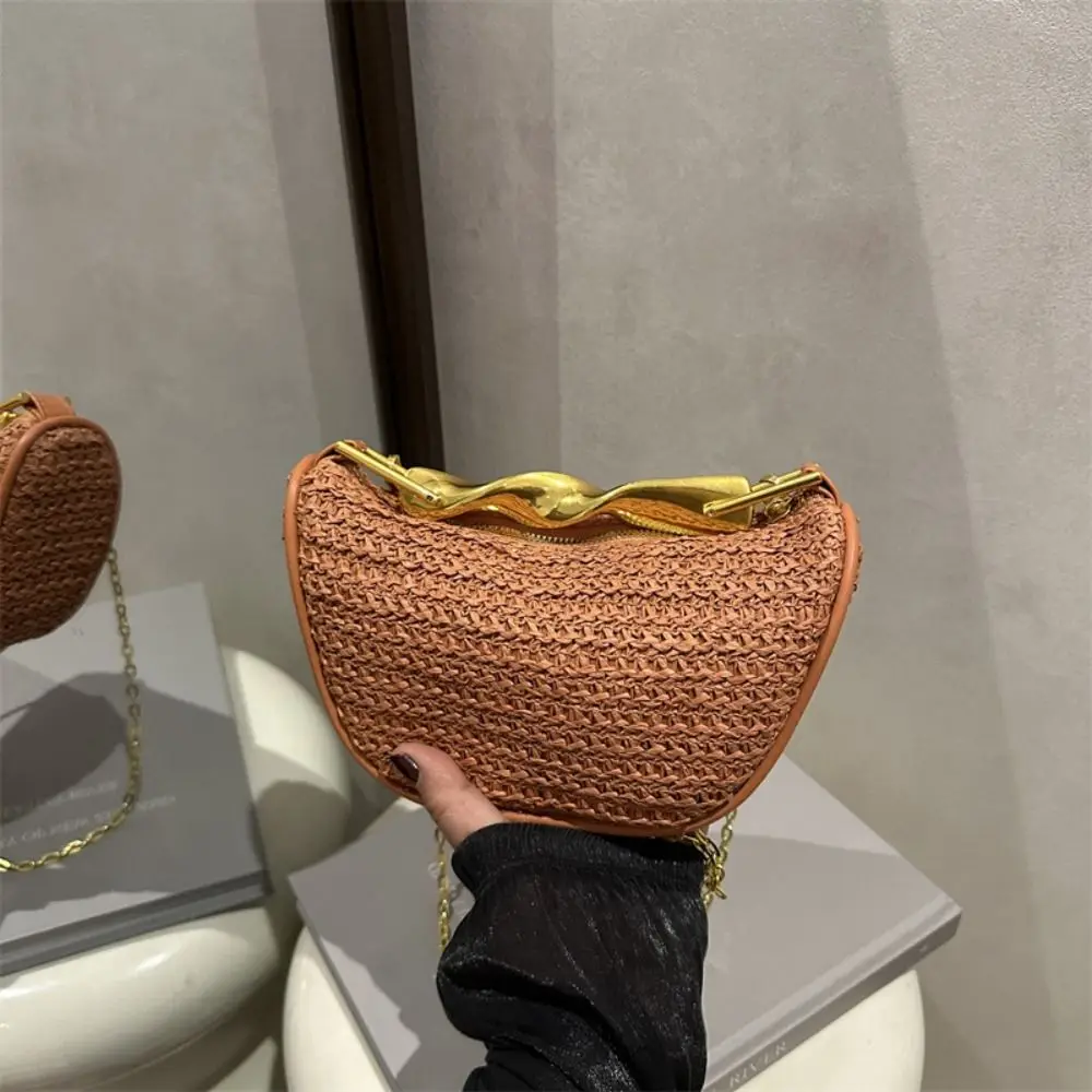 

Trendy Bohemian Half-Moon Weave Bag Hollowed Out Gold Handle Chain Crossbody Bag Large Capacity Handbag Beach Bag Students