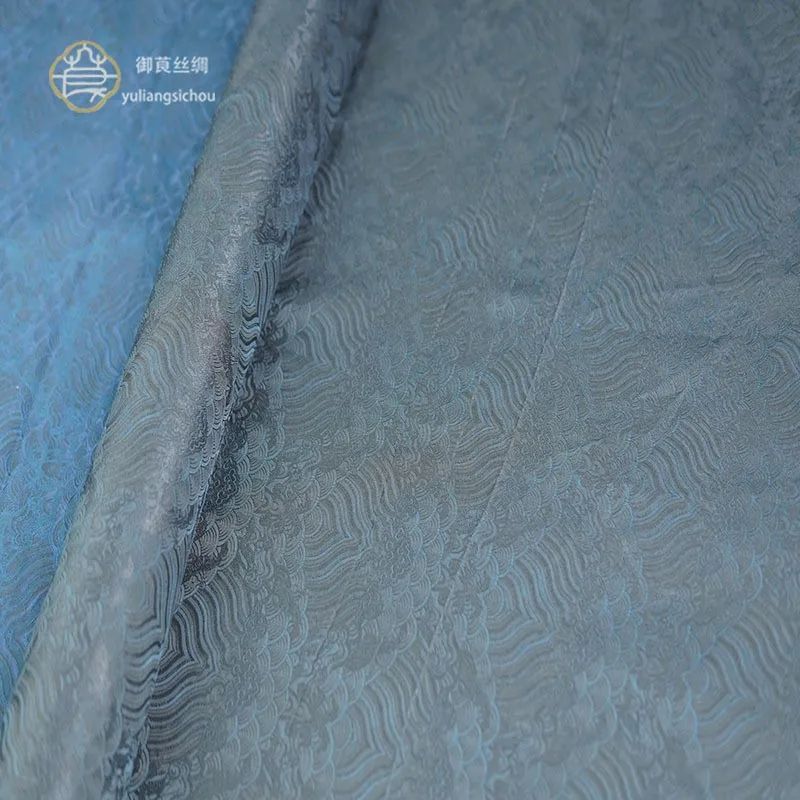 114cm width 30-33 momme silk interwoven with Xiangyunsha new Chinese-style fabric
