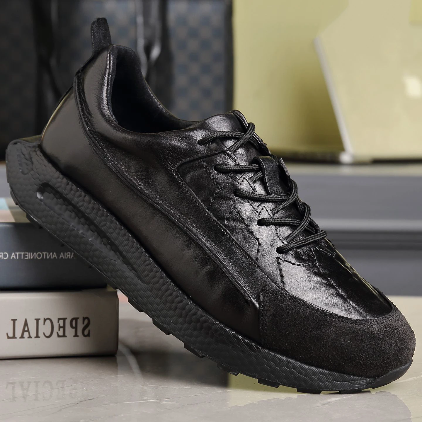 

Fashion Casual Genuine Leather Shoes Men Original Thick Soled Famous Sports Cowhide Sneakers Walking Outdoor Autumn High Quality