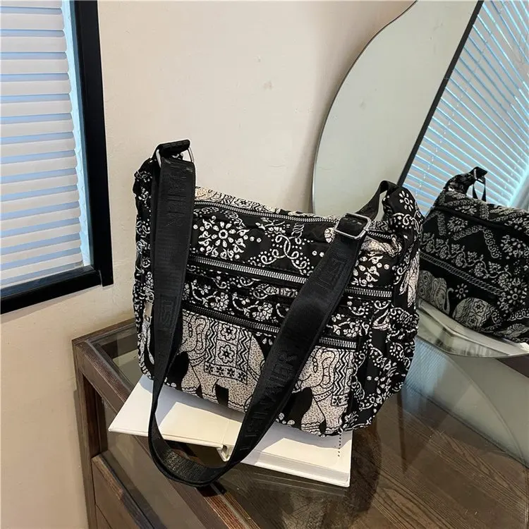 

Luxury Large Capacity Oxford Fabric Women Handbag Fashion Lightweight Printed Block Simple Shoulder Crossbody Bag High Quality