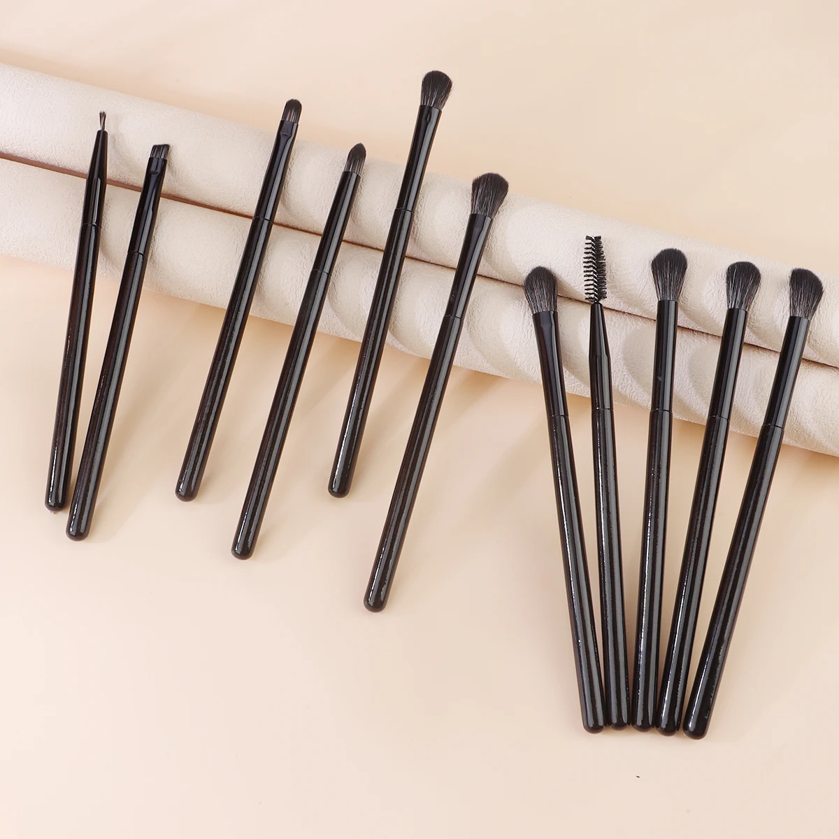 11Pcs Eye Makeup Brush Used For Eye Shadow Details Wrinkle Brush Soft And Dense Fiber Portable And Convenient Daily Makeup Tool